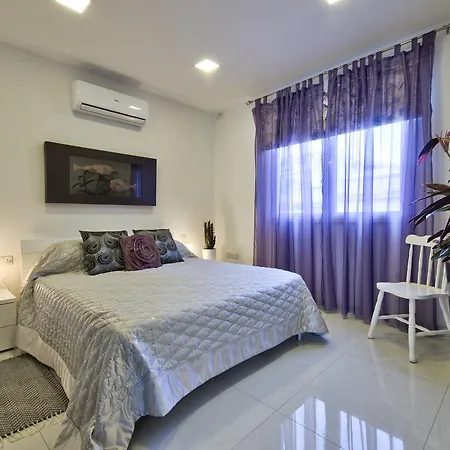 Apartment With Pool *